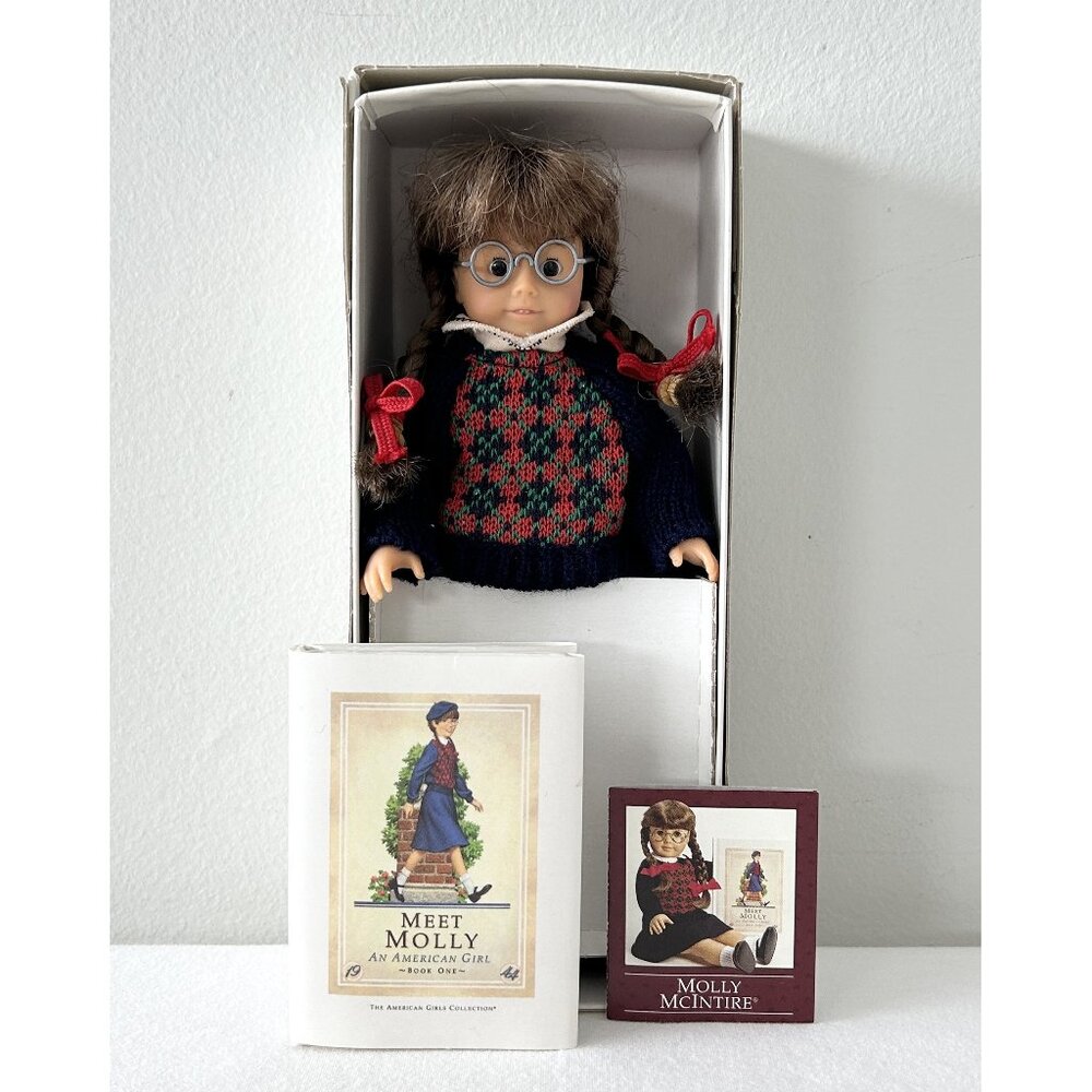 Vintage 1995 AMERICAN GIRL Molly 6” Miniature Doll Book Box Glass Eyes Posable
